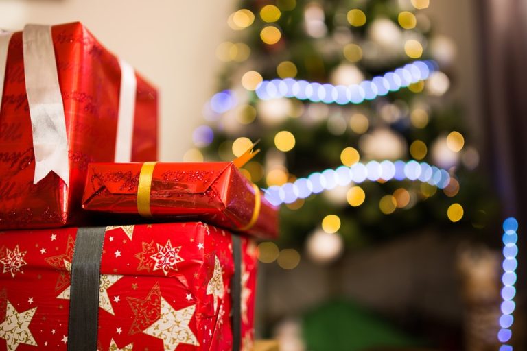 How To Protect Yourself When Holiday Shopping